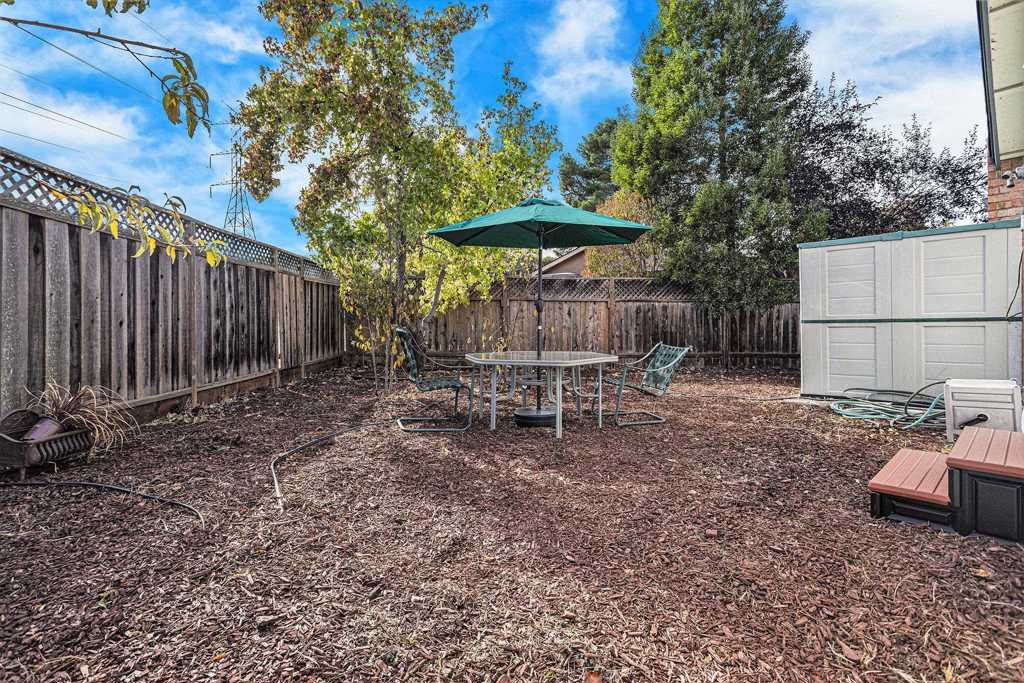 25 Marilyn Pl Property Photo 17
