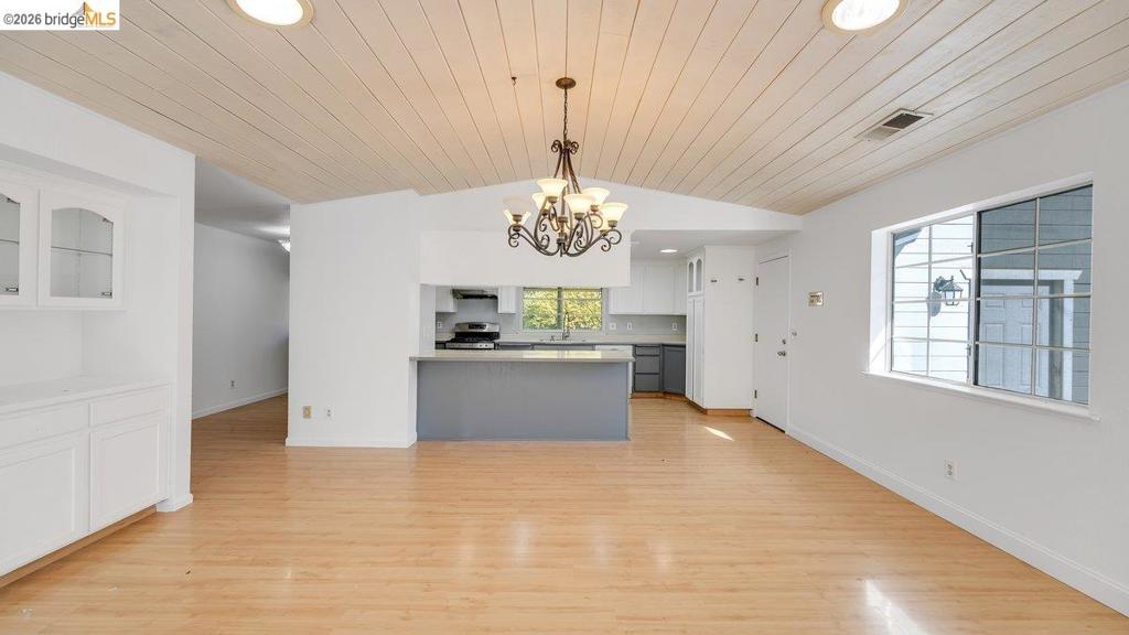 12929 Hollow Dr Property Photo 10