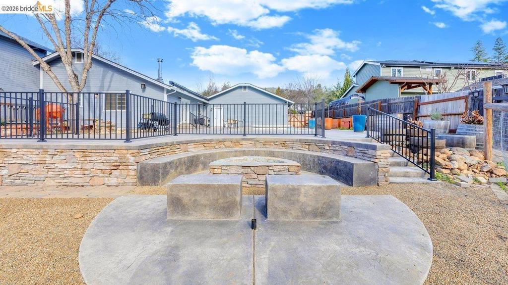 12929 Hollow Dr Property Photo 47