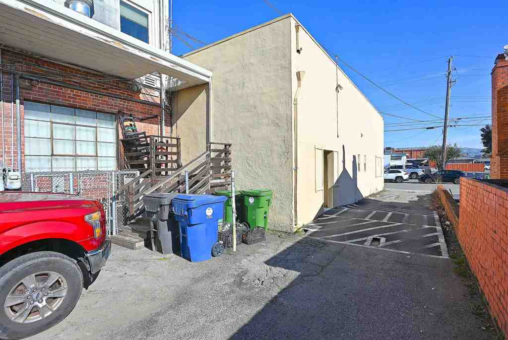 3137 Castro Valley Blvd Property Photo 5