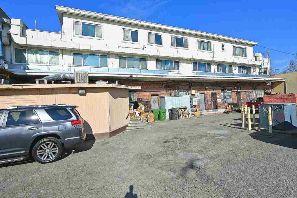 3137 Castro Valley Blvd Property Photo 6