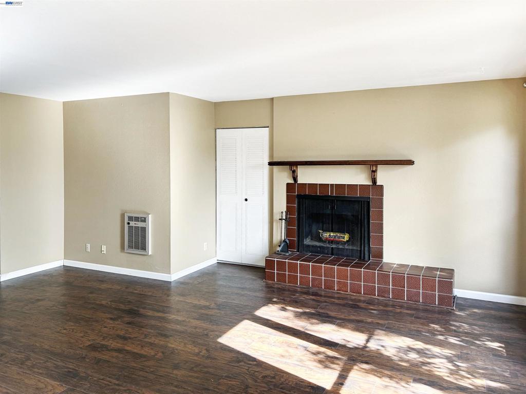 5335 Broadway Terrace 204 Property Photo 3