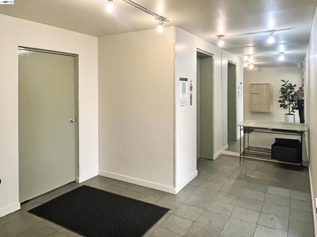 5335 Broadway Terrace 204 Property Photo 22