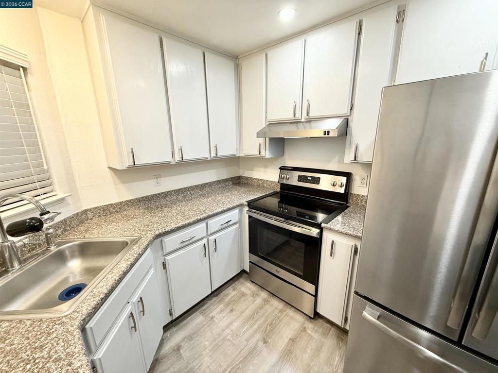 405 Weymouth Property Photo 4