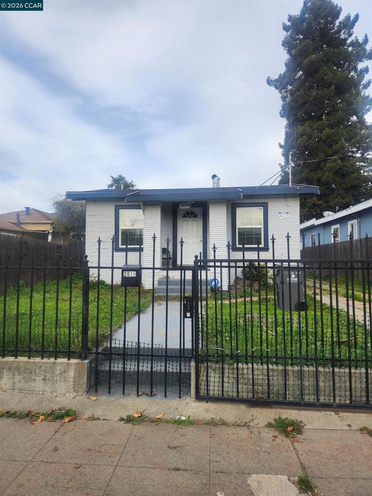 2079 Church St Property Photo 2