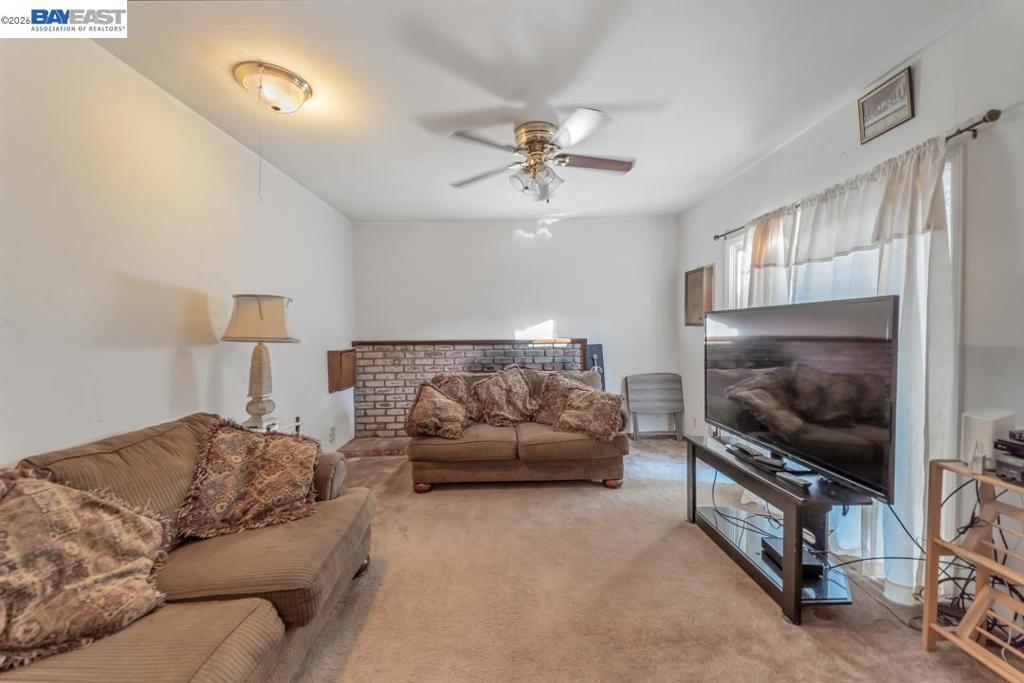734 Overland Property Photo 11