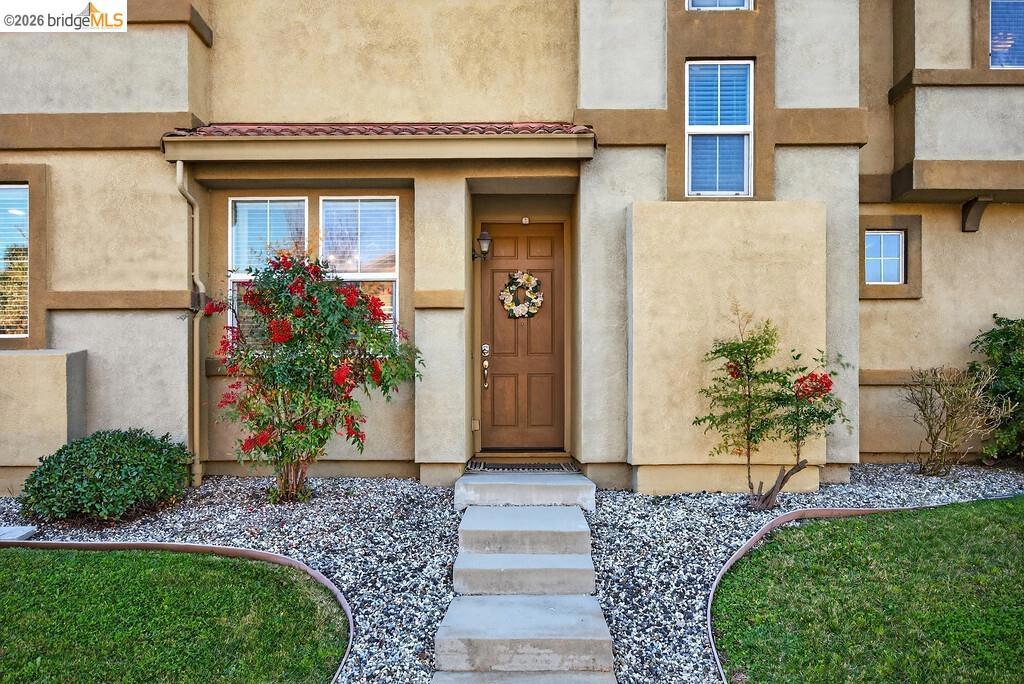390 Caravaggio Cir Property Photo 1