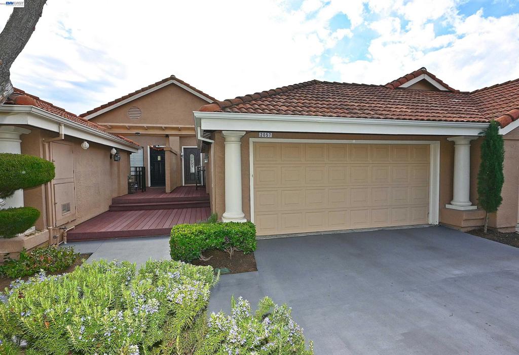 2057 Echo Pl Property Photo 1
