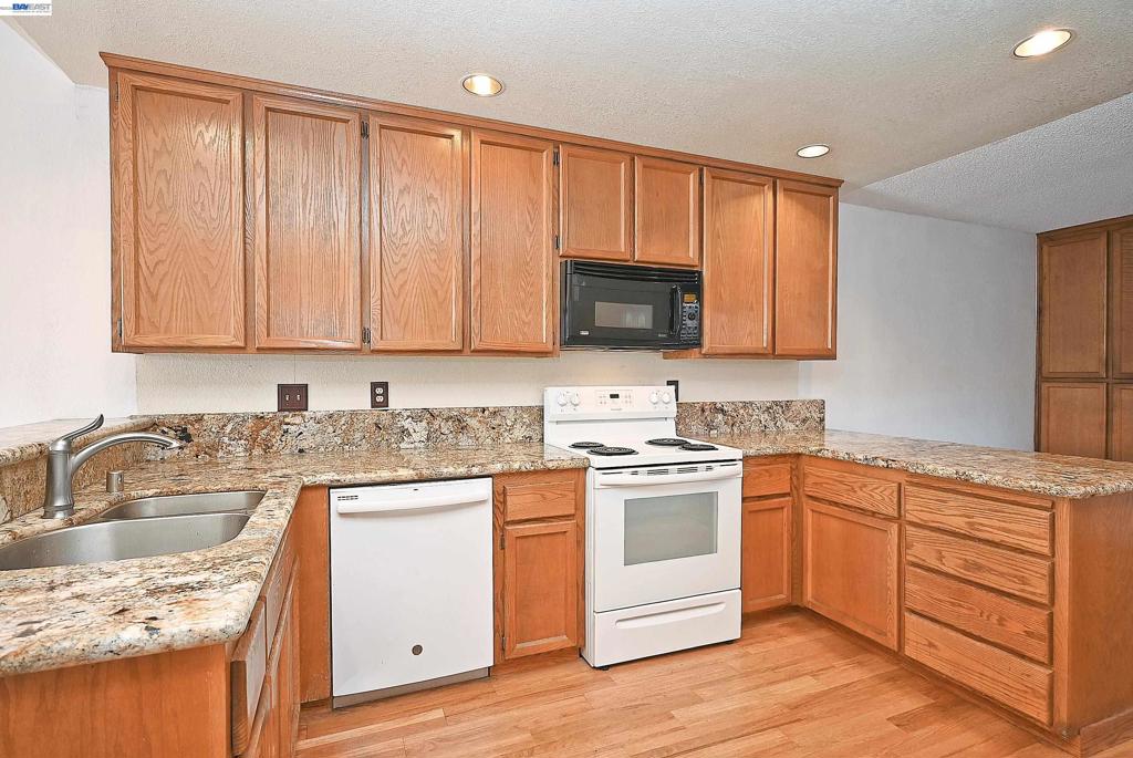 2057 Echo Pl Property Photo 21