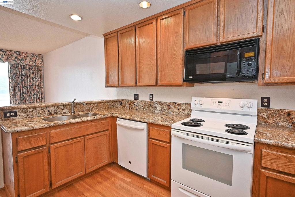2057 Echo Pl Property Photo 24
