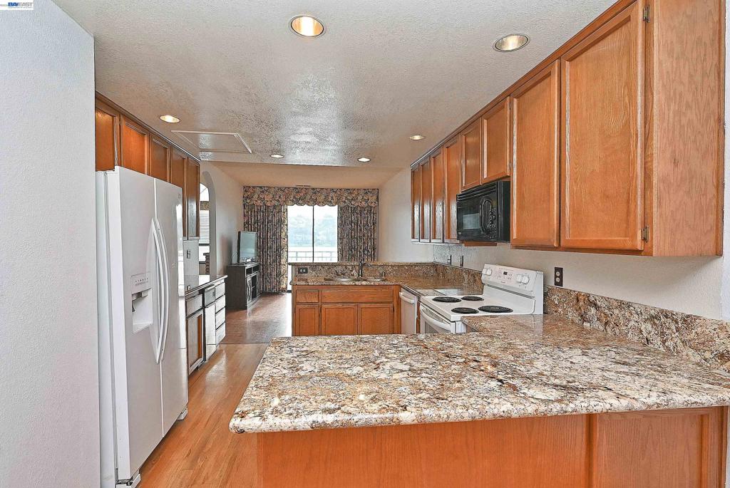 2057 Echo Pl Property Photo 25