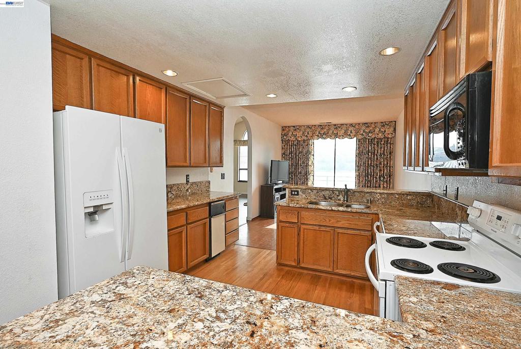 2057 Echo Pl Property Photo 26