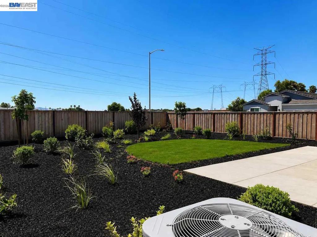1004 Bluebell Circle Property Photo 12