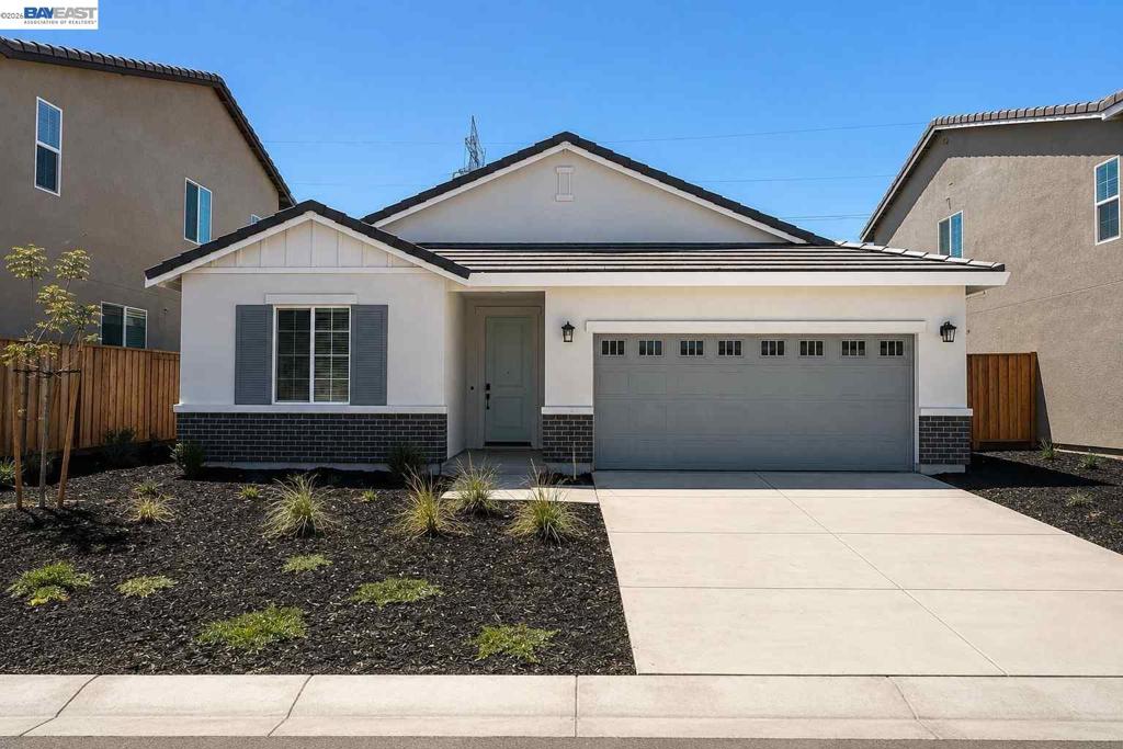 1016 Bluebell Circle Property Photo 1
