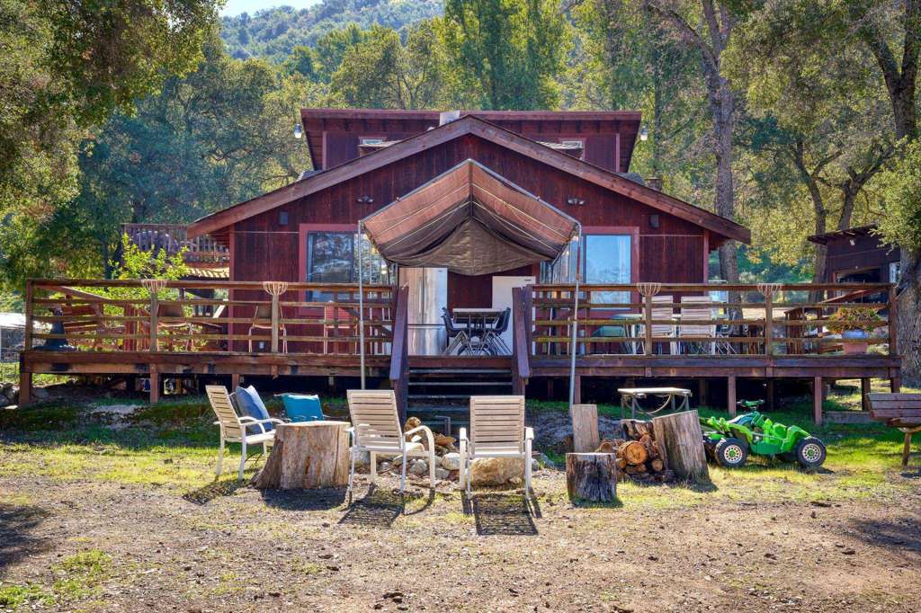 7777 Del Valle Rd Property Photo 2