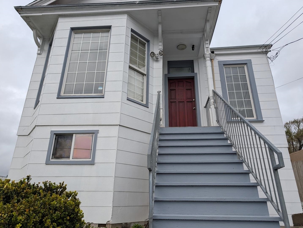 286 Sagamore St Property Photo 4