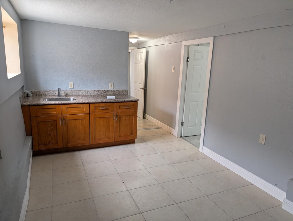 286 Sagamore St Property Photo 21