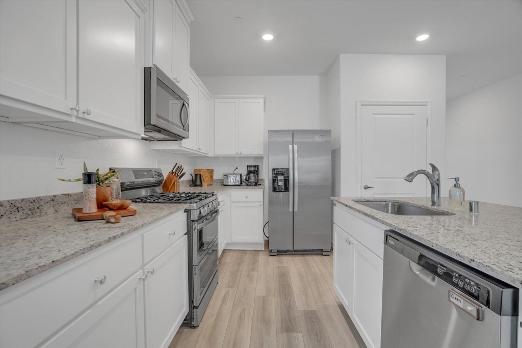 4463 Canada Way Property Photo 13