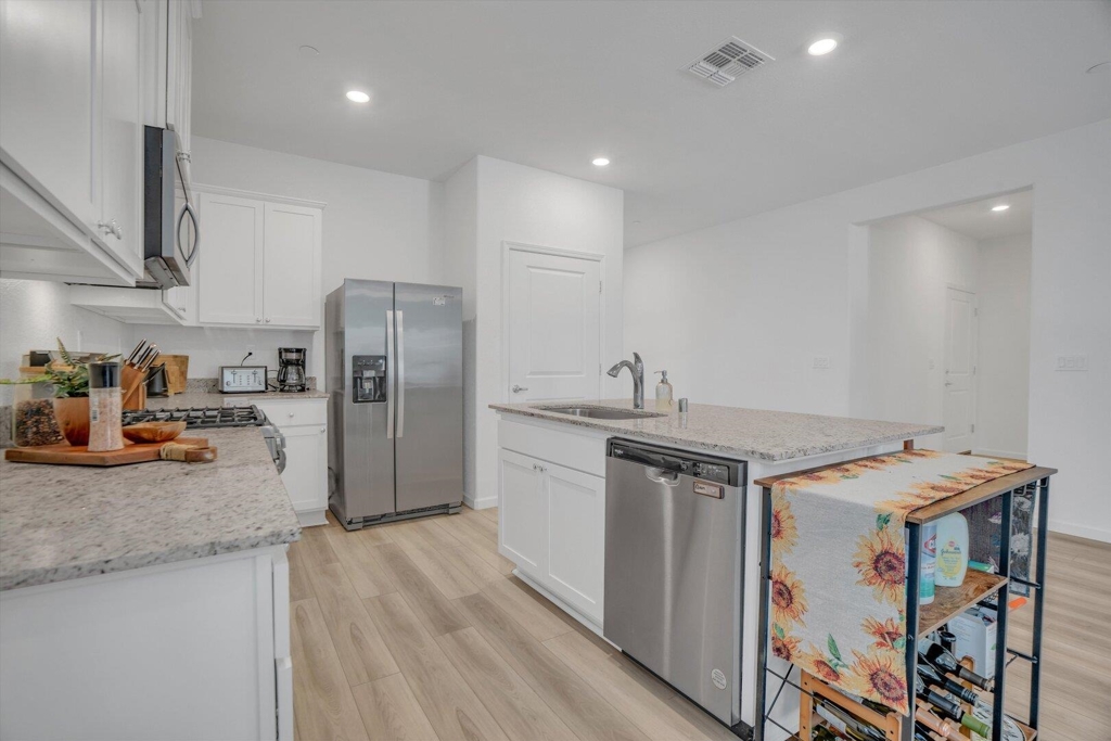4463 Canada Way Property Photo 14