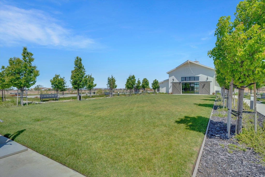 4463 Canada Way Property Photo 34