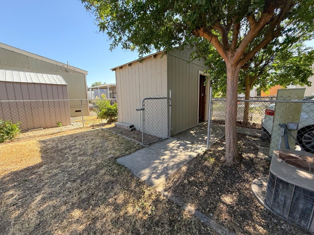 4404 Raiders Way Property Photo 17