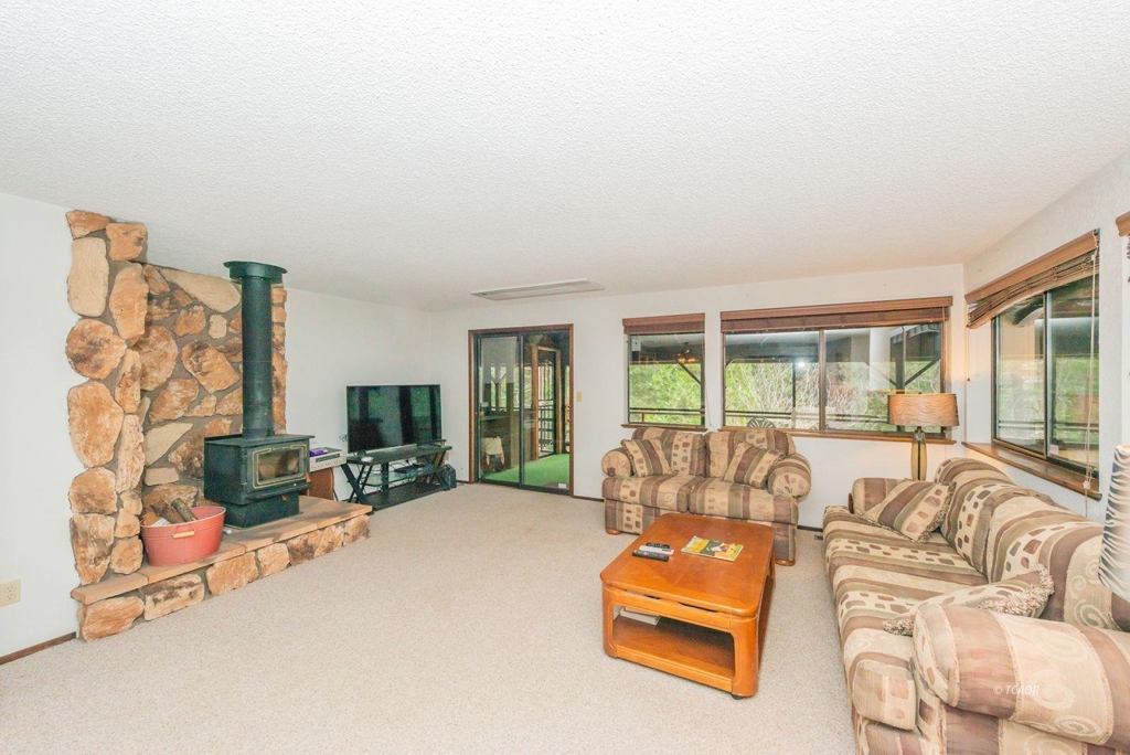 410 Lake Forest Dr. Property Photo 6