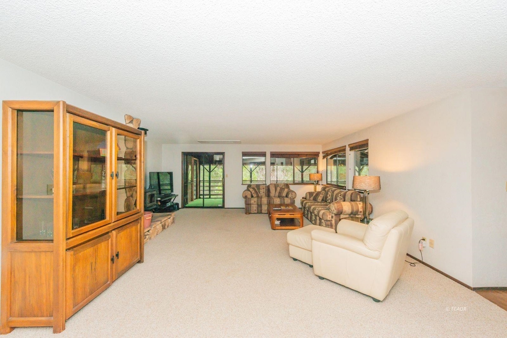 410 Lake Forest Dr. Property Photo 7