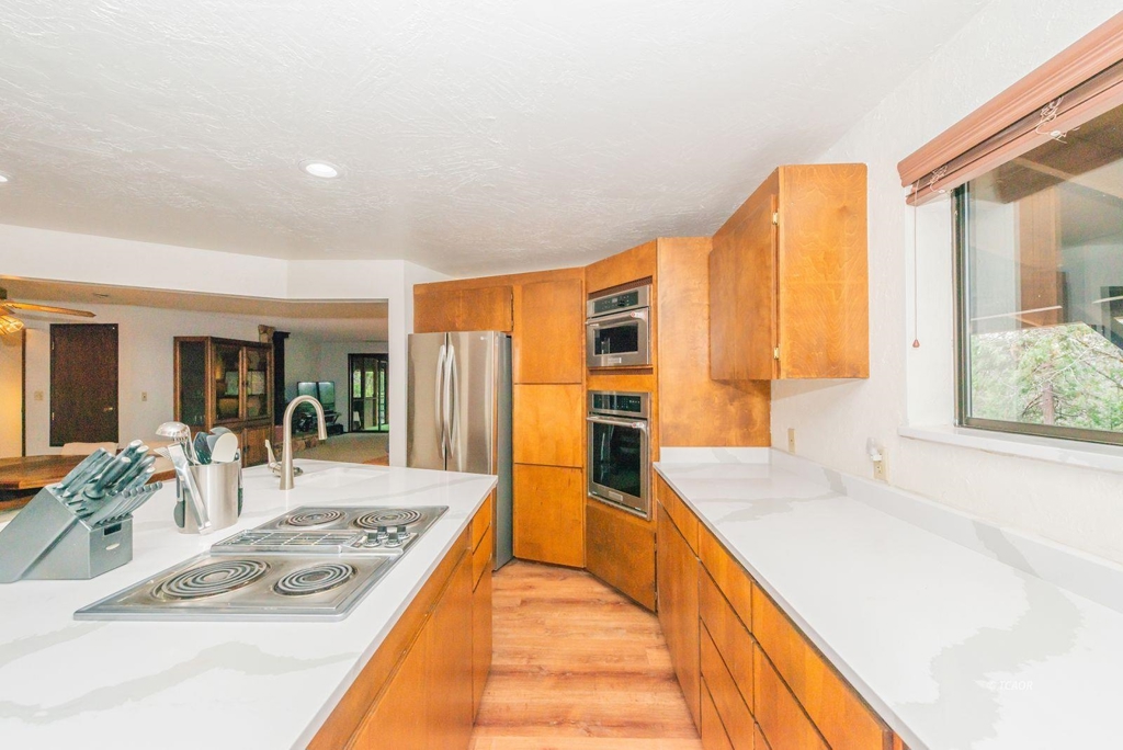 410 Lake Forest Dr. Property Photo 14