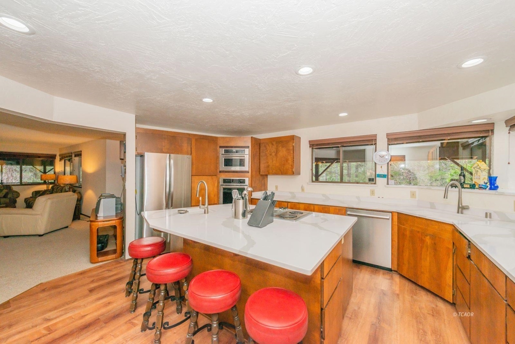 410 Lake Forest Dr. Property Photo 15