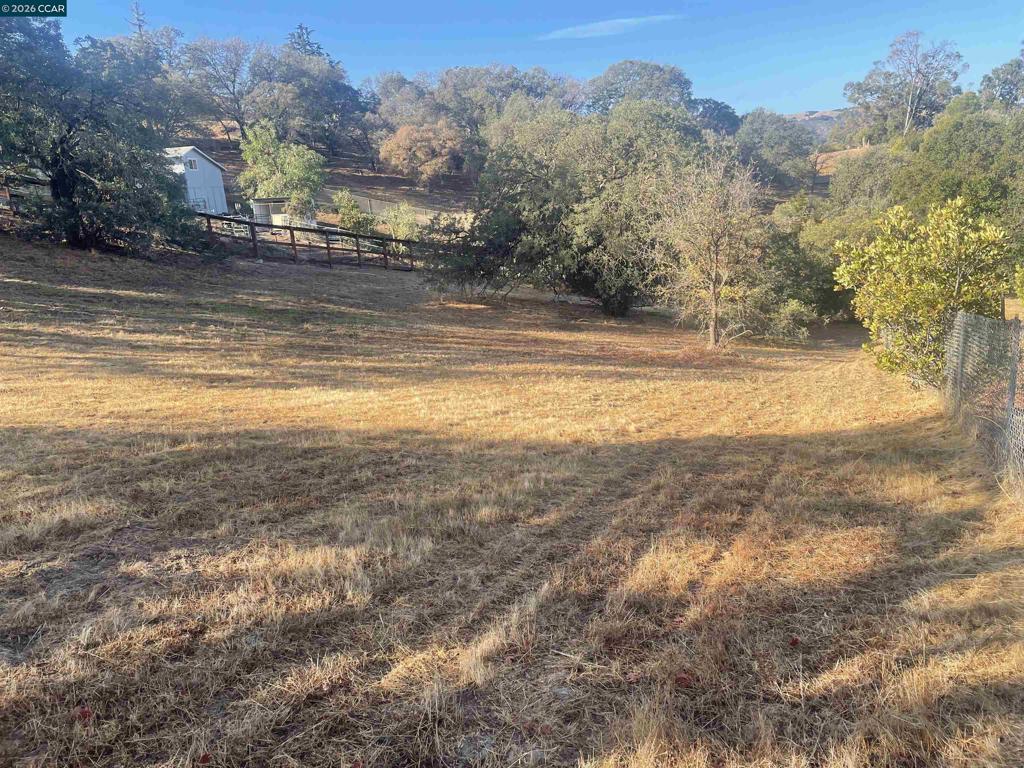 35 Hilltop Rd Property Photo 2