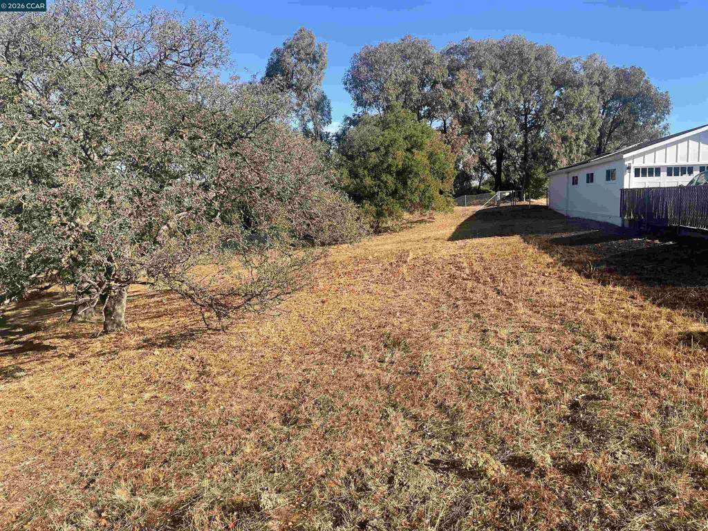 35 Hilltop Rd Property Photo 5