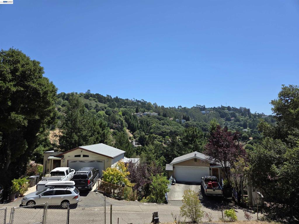 6971 Bristol Drive Property Photo 5