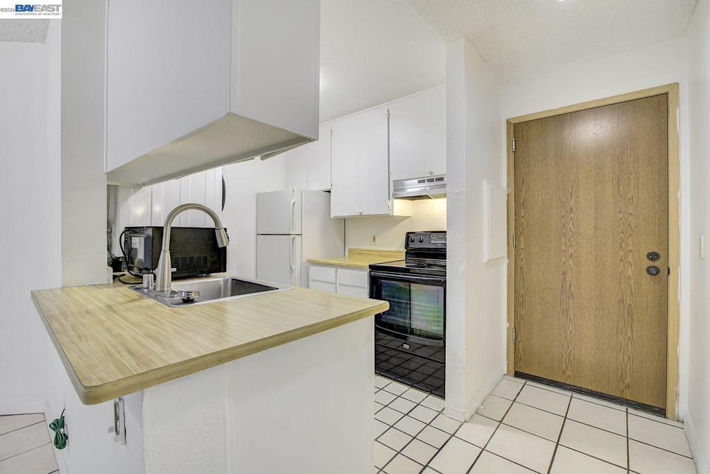 29300 Dixon St 207 Property Photo 2