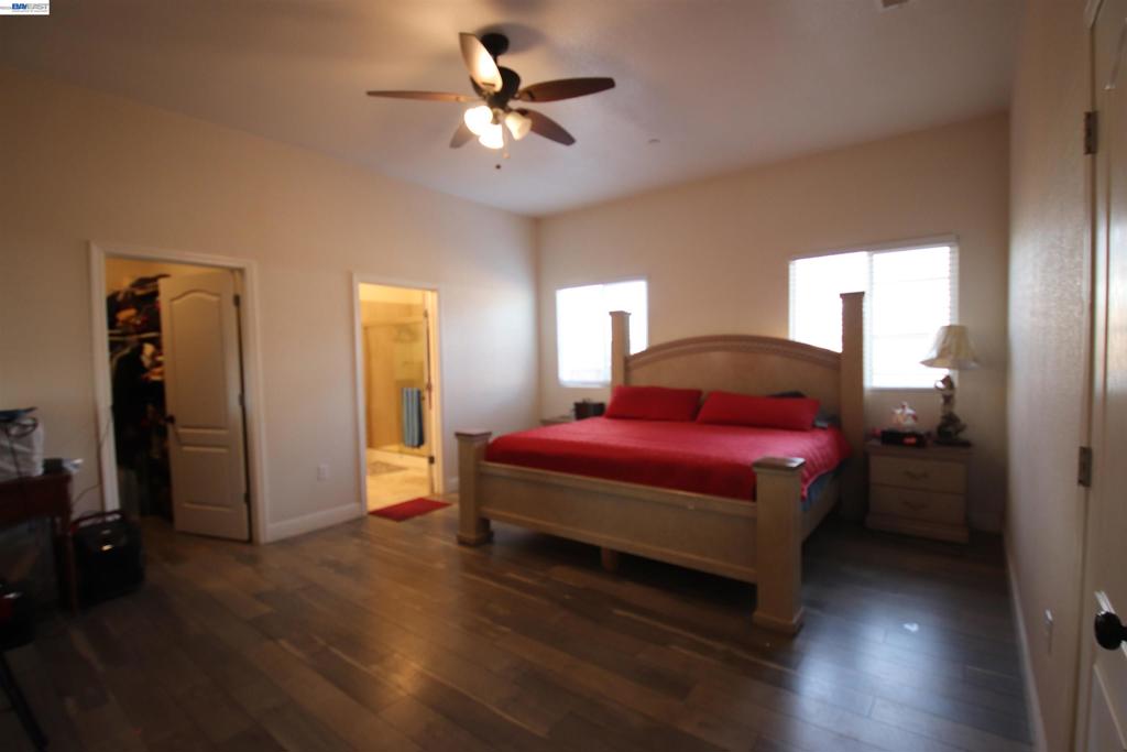 2511 S Laurel Property Photo 15