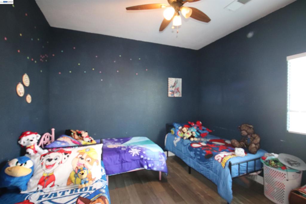 2511 S Laurel Property Photo 18