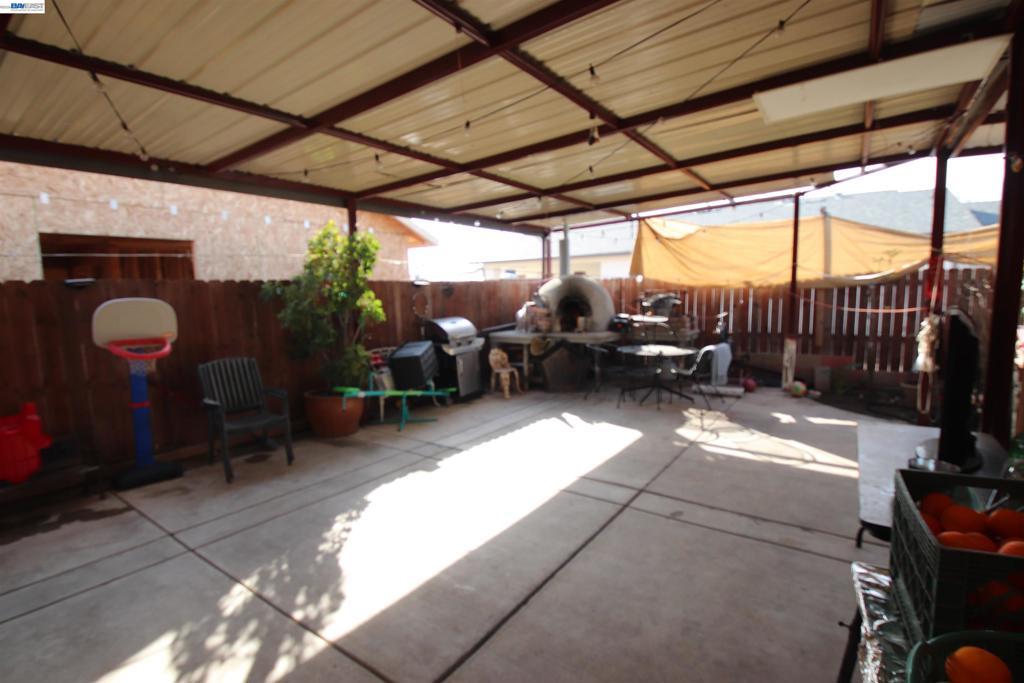 2511 S Laurel Property Photo 21