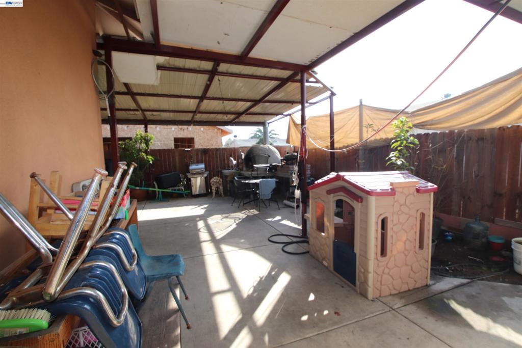 2511 S Laurel Property Photo 22