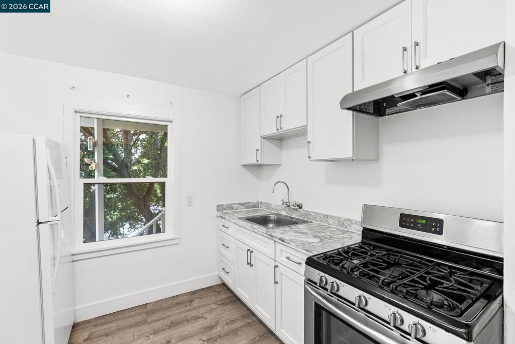 2220 S Crest Ave Property Photo 15