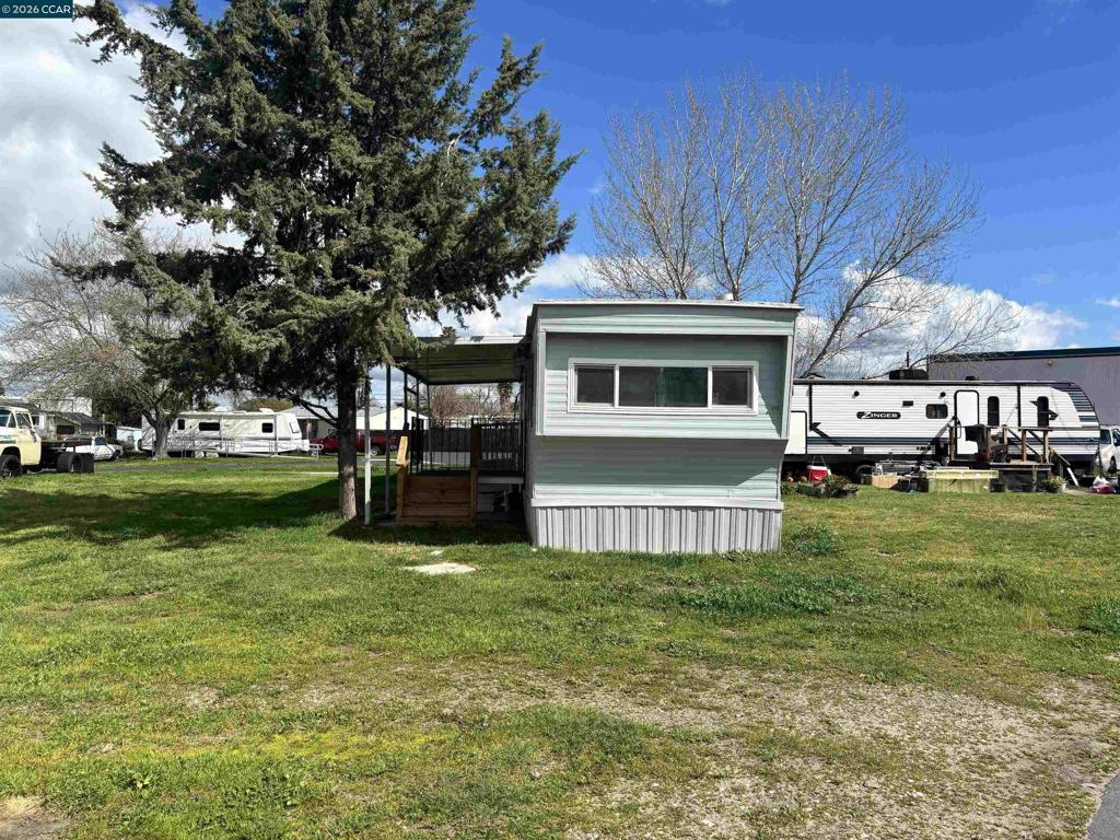 3505 Gateway Rd, 13m Property Photo 4