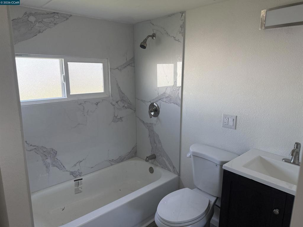 3505 Gateway Rd, 13m Property Photo 7