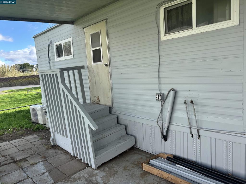3505 Gateway Rd, 13m Property Photo 17