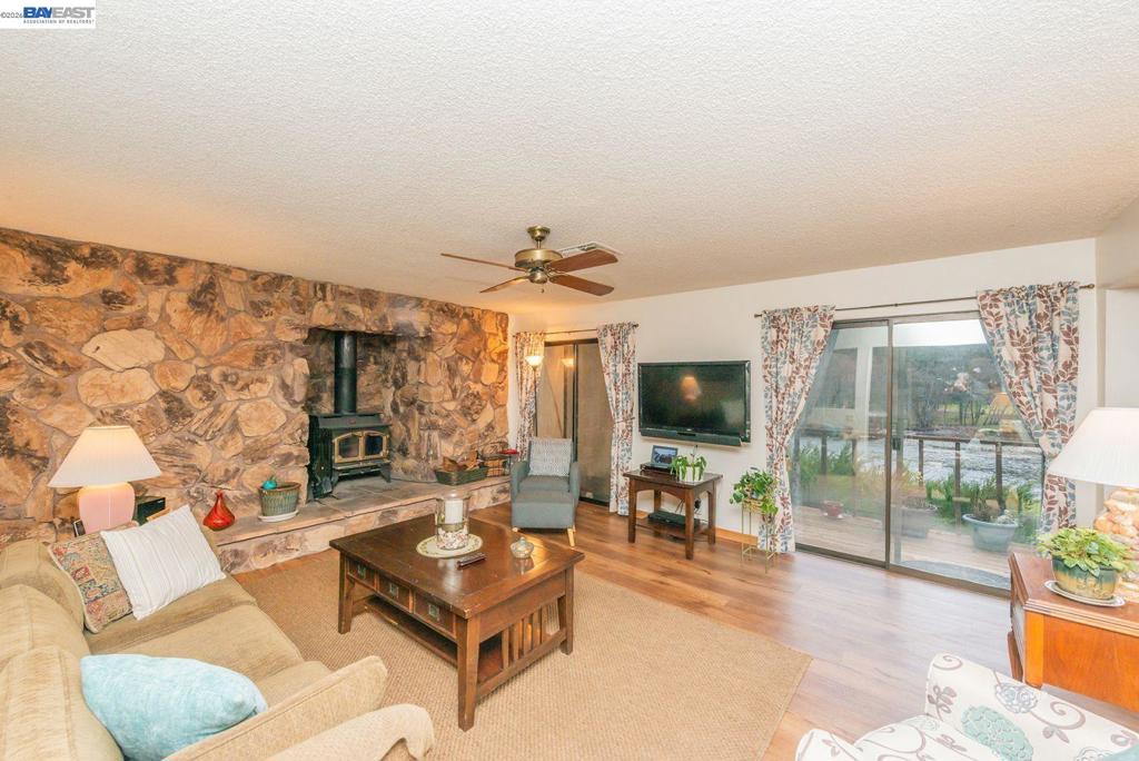 2393 Poker Bar Rd Property Photo 7