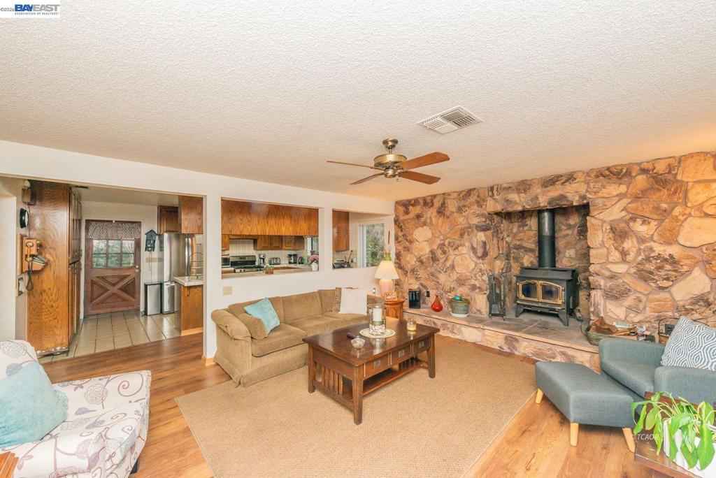 2393 Poker Bar Rd Property Photo 8