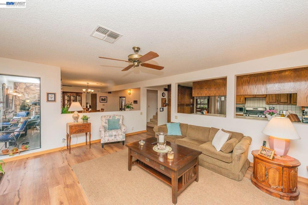 2393 Poker Bar Rd Property Photo 9