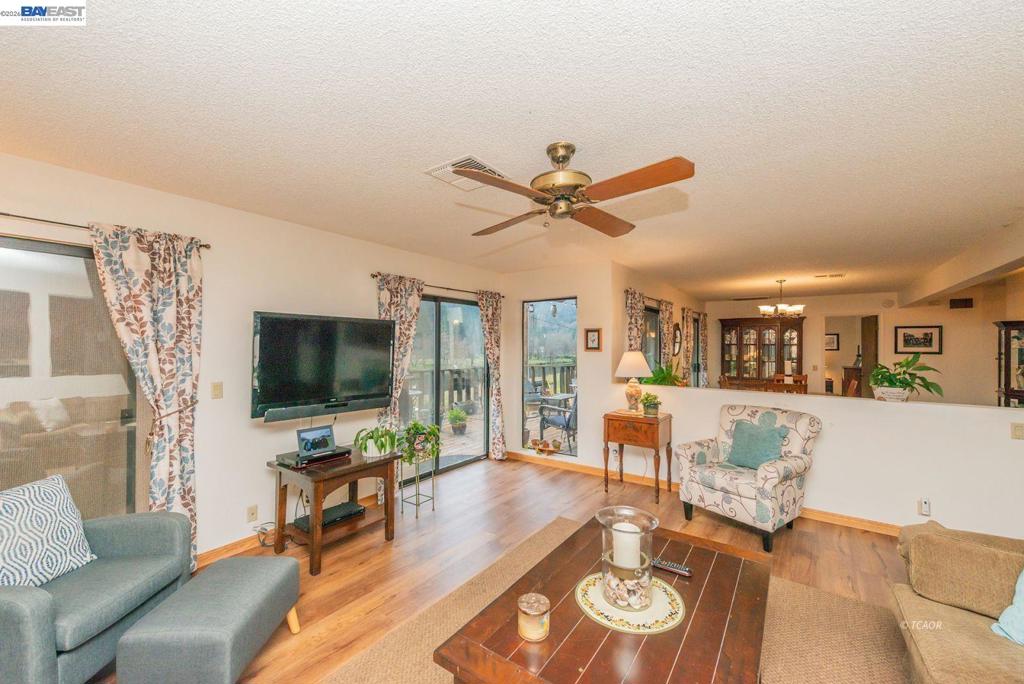 2393 Poker Bar Rd Property Photo 10