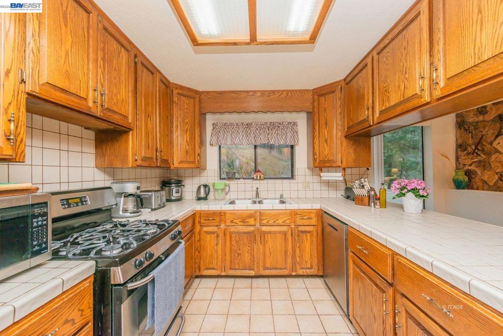 2393 Poker Bar Rd Property Photo 12