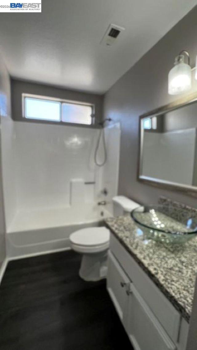 2310 Lightcap St Property Photo 14