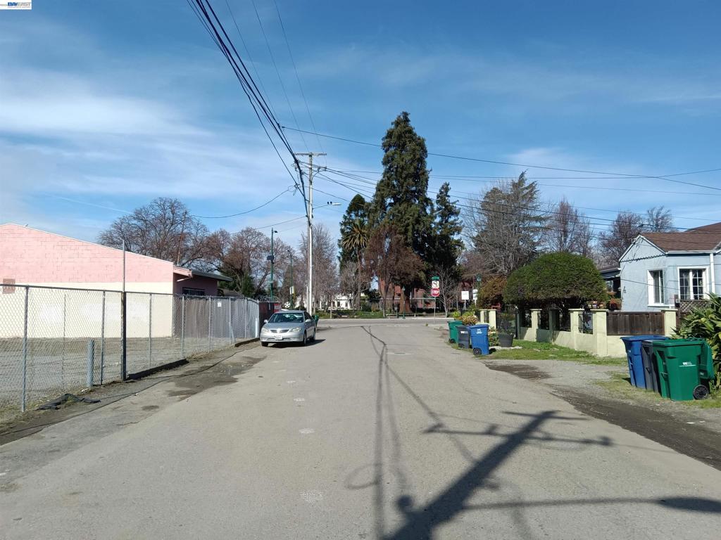 22836 Watkins St Property Photo 6