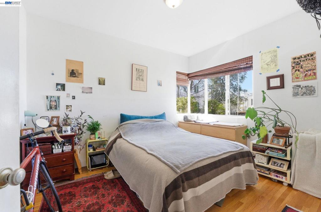 1682 Oxford St Property Photo 16