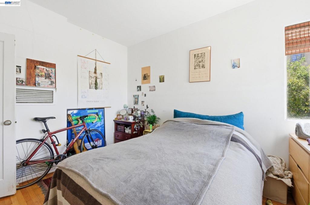 1682 Oxford St Property Photo 18
